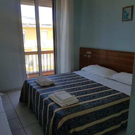 Hotel Acapulco ริมินี ภายนอก รูปภาพ
