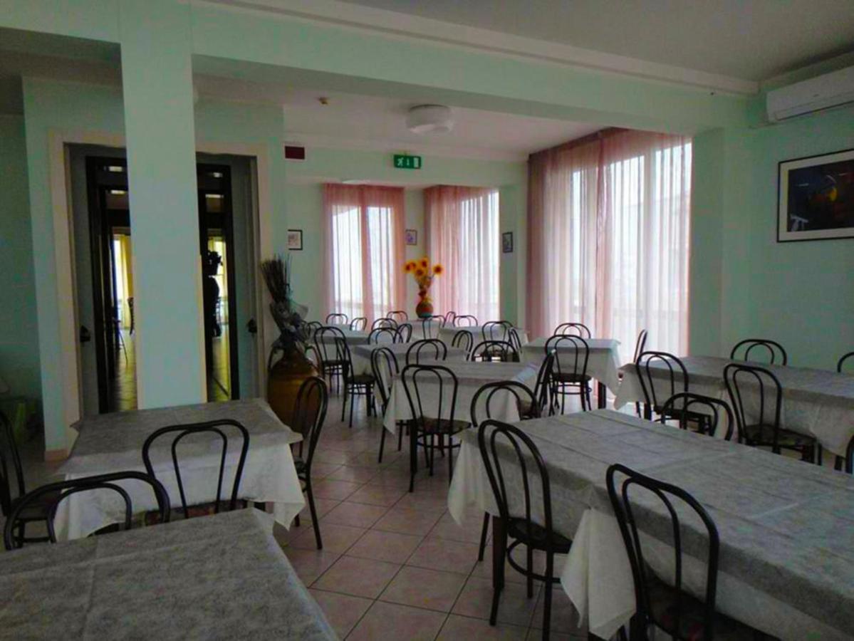 Hotel Acapulco ริมินี ภายนอก รูปภาพ